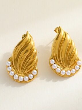 Gold Pearl Accent Sculpted Stud Earrings